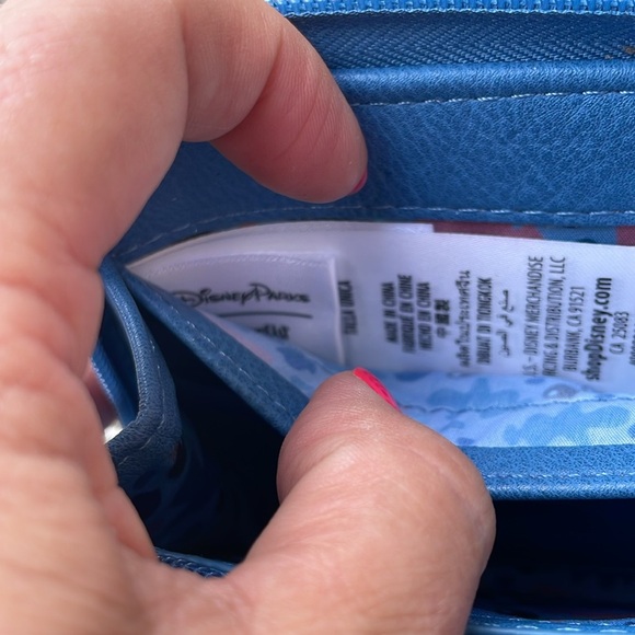 Disney Parks Loungefly Lilo and Stitch wallet Large Zip Around - Picture 6 of 8